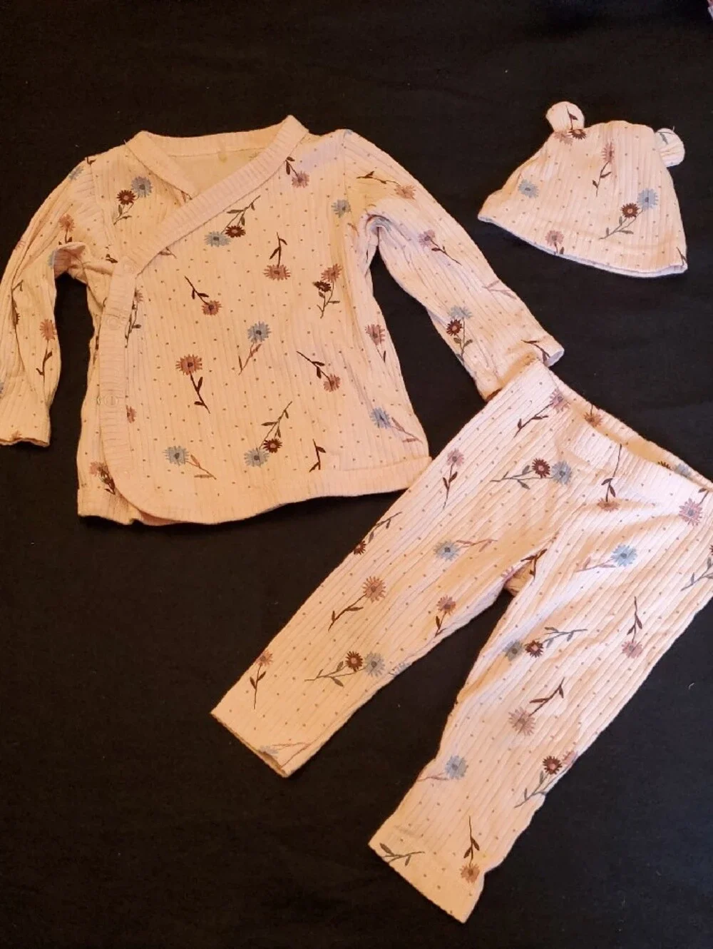 Two (Twin) Floral Ribbed Set with Hats